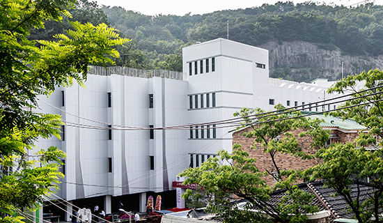 Construction of the Korean Language Education Center is completed.