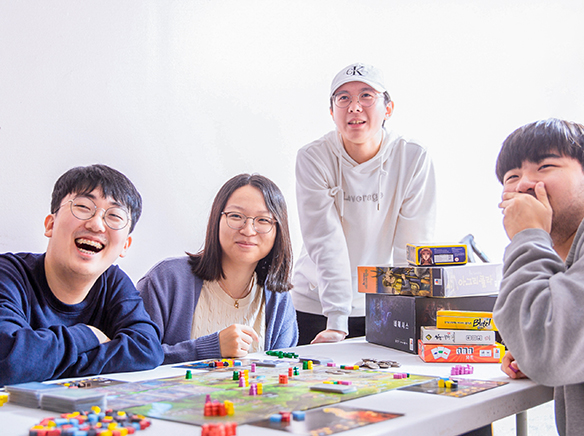 The Moment Your Brain Gets Wrinkled—Board Game Club ‘Wrinkles in...게시물의 첨부이미지